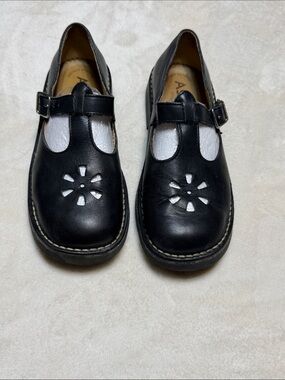 Aster Maryjane Black rubber soled leather Dress shoes Size 36 (us 6) Great shape